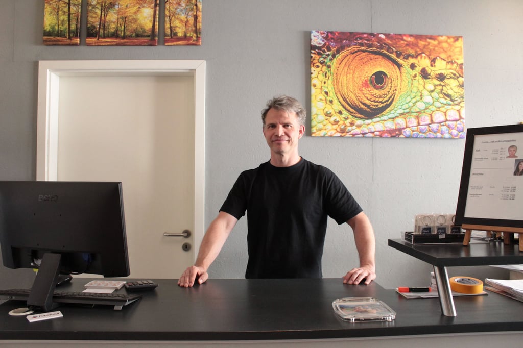 Matthias Voigt hat das Fotostudio seiner Eltern in Magdeburg 2022 übernommen.