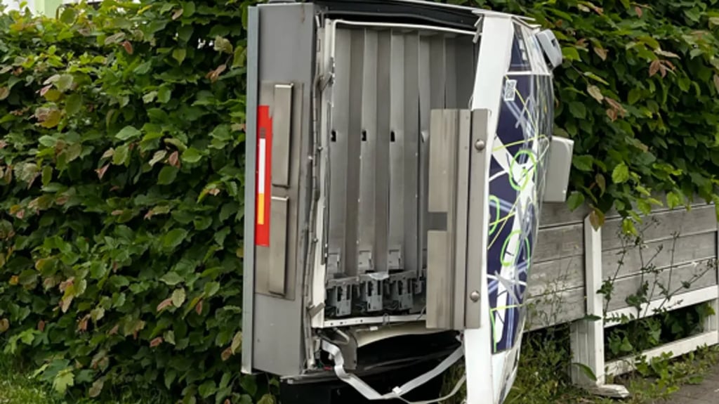 In Langenweddingen haben unbekannte Täter einen Zigarettenautomaten aufgesprengt.