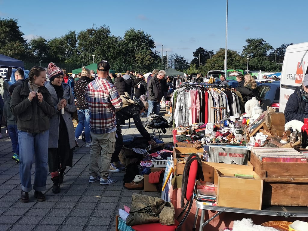 Der Flohmarkt in der Zschokkestraße 32 in Magdeburg findet jeden ersten Sonntag im Monat seit rund 20 Jahren statt. Früher noch auf dem Lidl Parkplatz an der Großen Diesdorfer Straße.