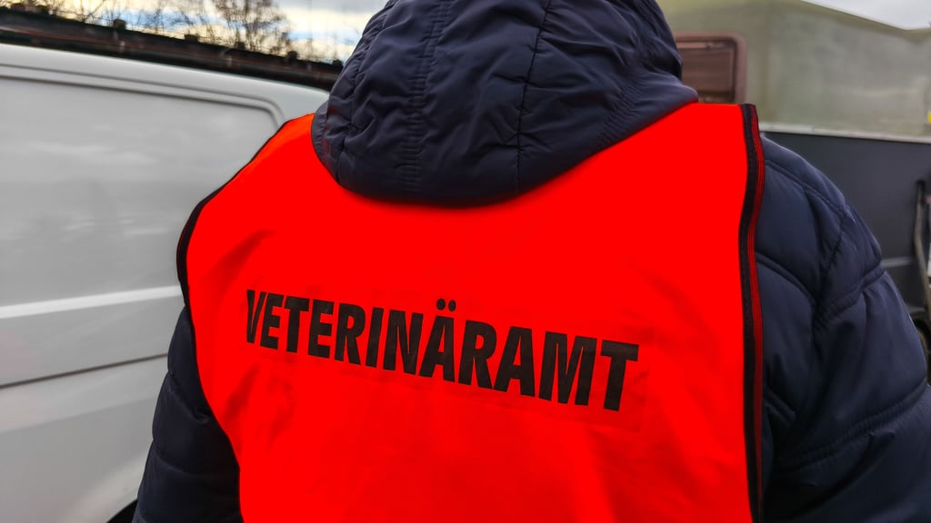 Das Veterinäramt des Landkreises Mansfeld-Südharz geht gegen  Beschwerden über tierschutzrechtliche Verstöße einer Tierbesitzerin im Eisleber Ortsteil Rothenschirmbach nach.