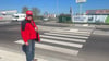 Gerhard Wolter vom ACE am Kreisverkehr Magdeburger und Welsleber Straße in Schönebeck.