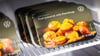 Die VW-Currywurst steht künftig auch als Fertiggericht im Supermarktregal.