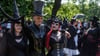 Beim Wave-Gothic-Treffen in Leipzig legen die Besucher sehr viel Wert auf ihre Kleidung.