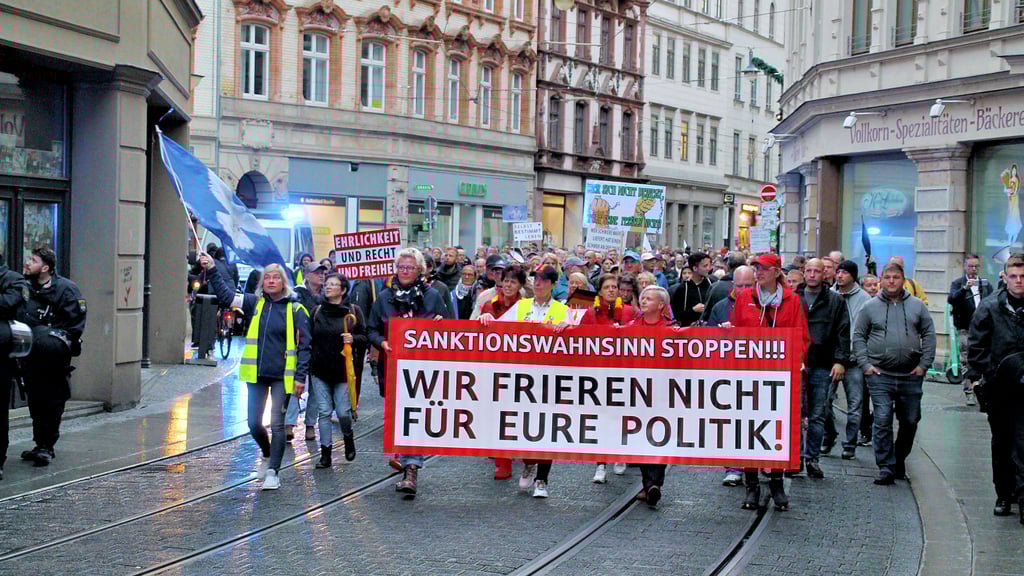 Die Bewegung Halle versammelt sich wöchentlich zu Montagsdemonstrationen, nicht immer in so großer Zahl wie auf diesem Bild von 2022.