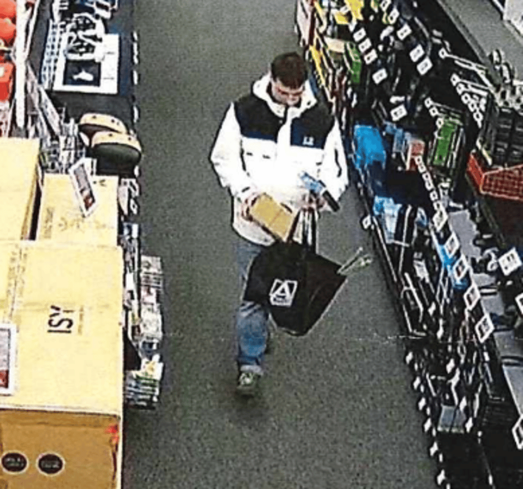 Verdacht auf Diebstahl in Halberstadt: Wer kennt diesen Mann?