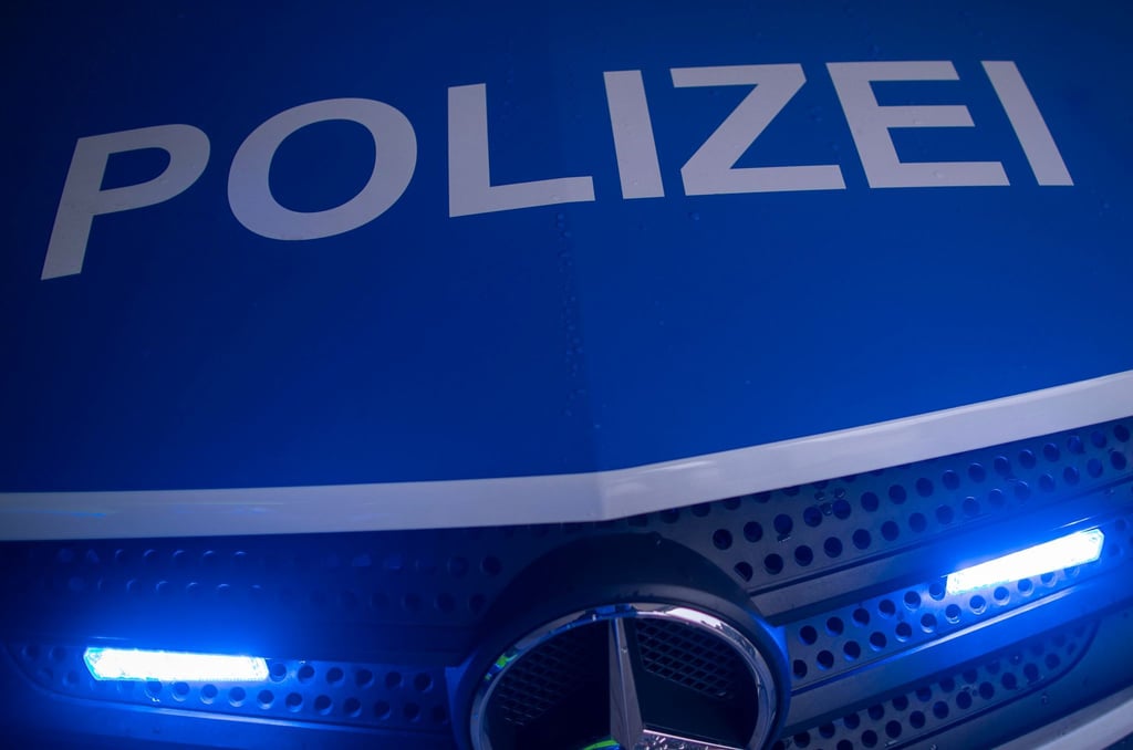 Ein 74-Jähriger hat am Dienstag in Gera für einen größeren Polizeieinsatz gesorgt. (Symbolbild)