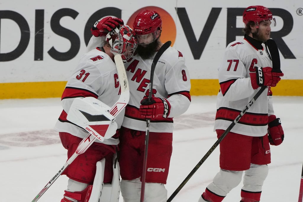 Die Carolina Hurricanes vermeiden den „Sweep“ gegen die Florida Panthers.