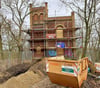 Der Schönebecker Hummelbergturm: Mit Fördergeldern aus dem Leader-Programm könnte die Sanierung abgeschlossen werden. Doch erst muss der Förderverein Hummelbergturm seinerseits Geld auftreiben.