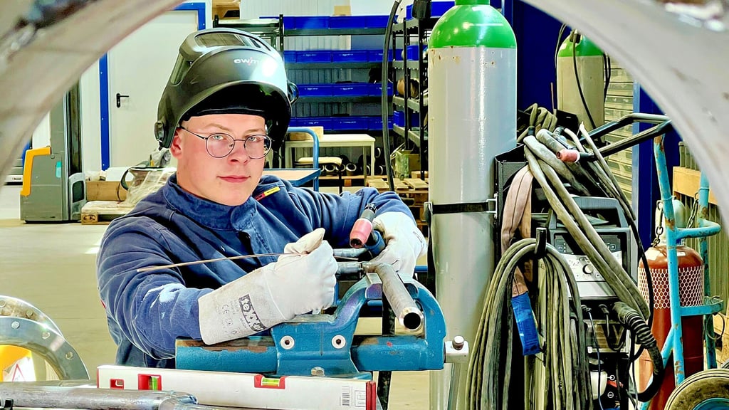 Im Rahmen seiner Ausbildung bildet das Schweißen für den Ascherslebener David Schrumpf inzwischen einen wichtigen Schwerpunkt.