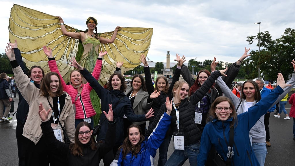 Am Deutschen Turnfest nehmen Zehntausende Aktive teil.