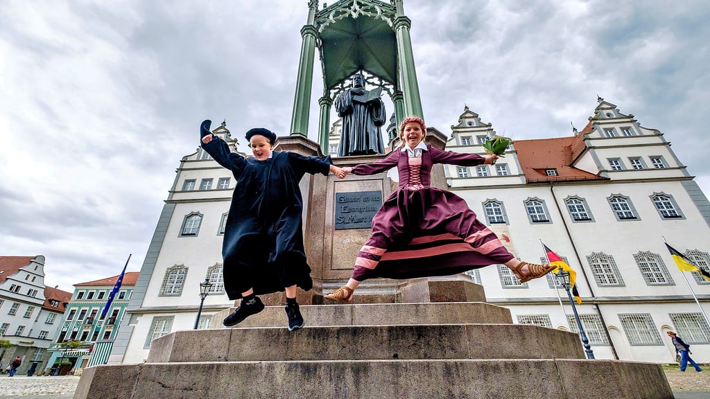 Lilly Lindner und Magnus Krüger aus Pratau geben das Kinder-Lutherpaar. Sie freuen sich riesig auf ihre Rolle.