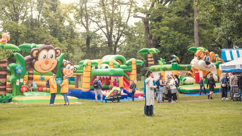 Zum Pusteblumen-Kinderfest wird am Sonntag verwandelt sich der Elbauenpark in Magdeburg in ein großes Kinderparadies.