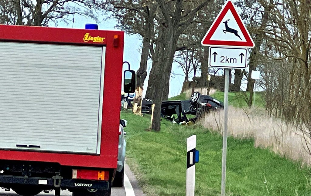 Ein tödlicher Unfall hatte sich 2024 auf der Landstraße zwischen Latdorf und Gerbitz ereignet.