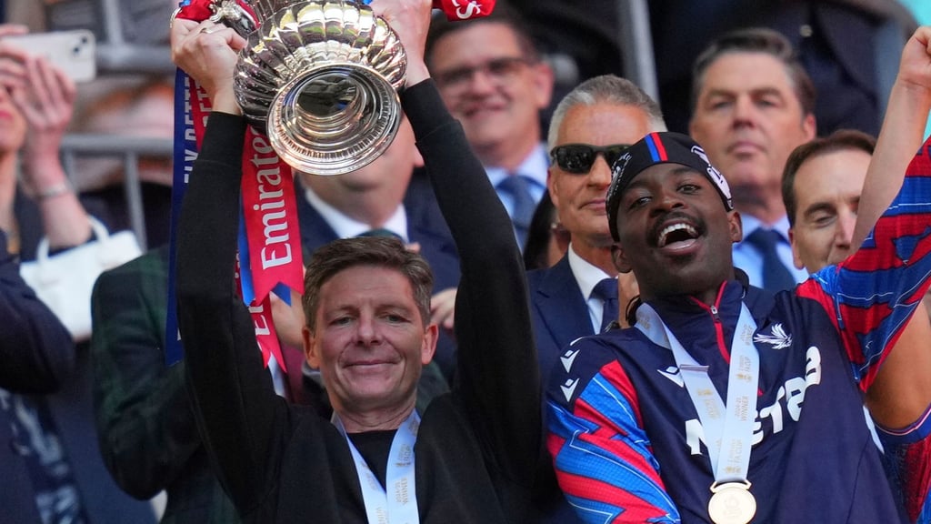 Bleibt seinem Club wohl treu: Oliver Glasner (l).