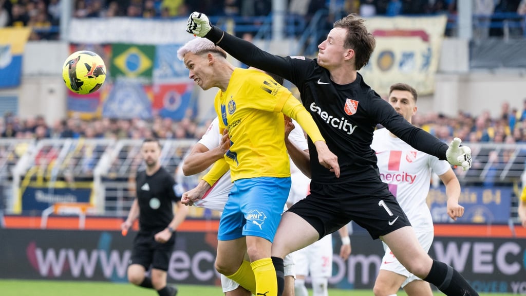 Lok Leipzig im Hinspiel der Drittliga-Relegation gegen Havelse.