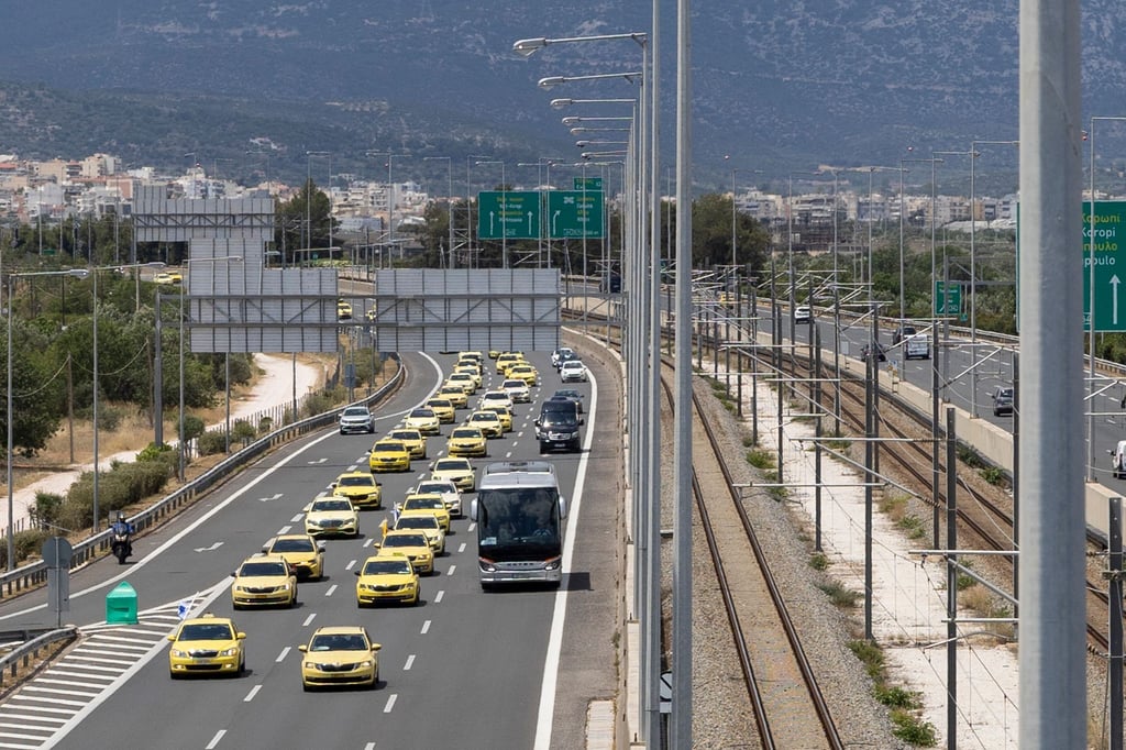 Wer zum Flughafen will, hat es schwer: Taxistreik in Athen.