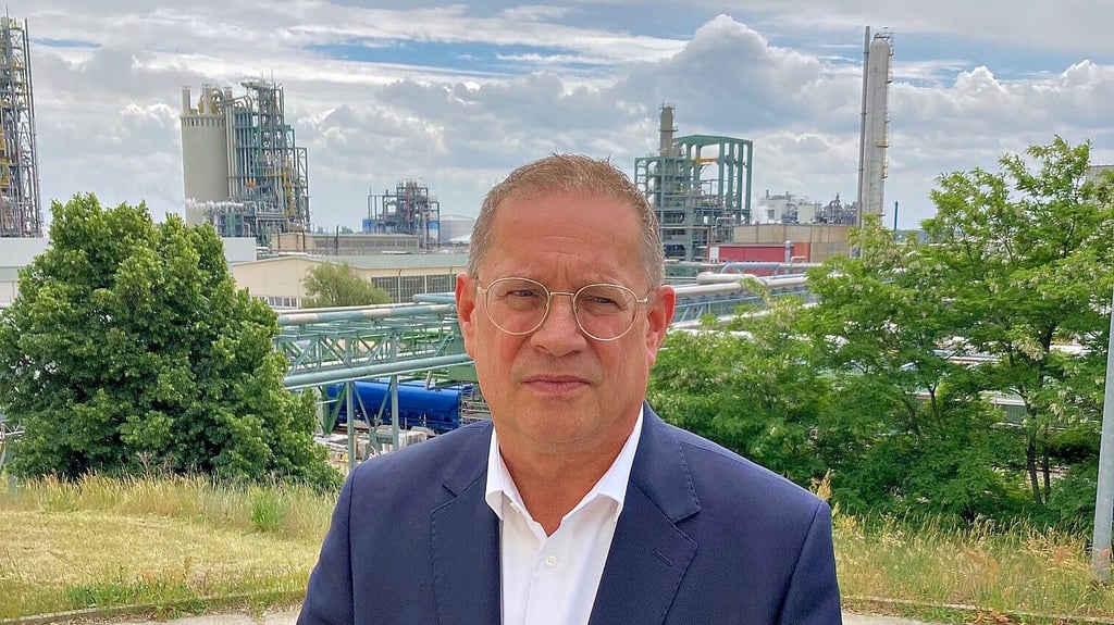 Carsten Franzke gehört seit langem zu SKW Piesteritz. Er absolvierte in den 1980er Jahren im Stickstoffwerk eine Lehre zum Instandhaltungsmechaniker mit Abitur. Inzwischen ist er Geschäftsführer.