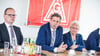 Niedersachsens Ministerpräsident Olaf Lies (M) zeigt sich enttäuscht über das Verhalten der Bosch-Geschäftsleitung im Konflikt um das Werk in Hildesheim.