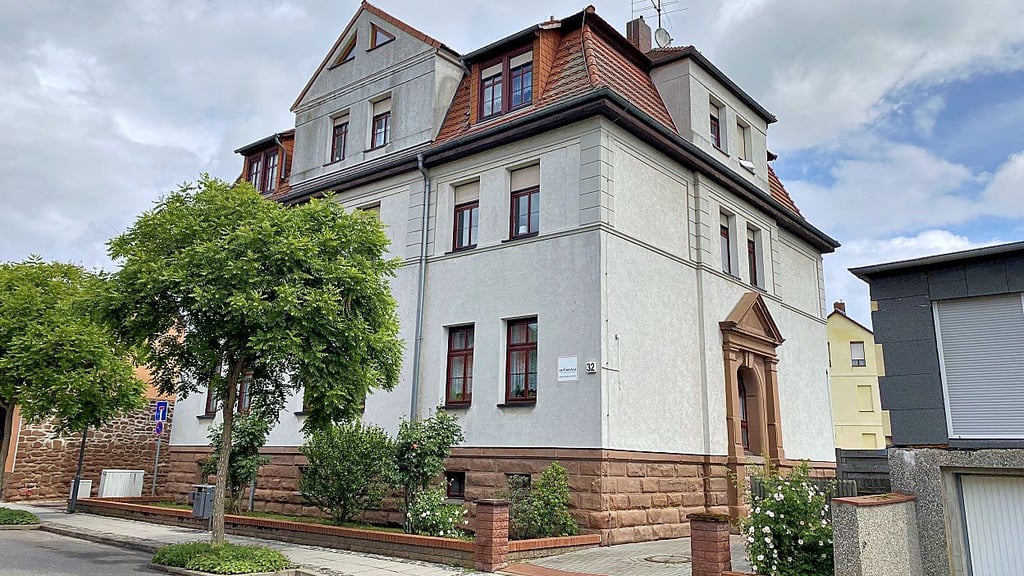In einem Wohnhaus in der Kolonie wurde die Heizungsanlage gewartet.
