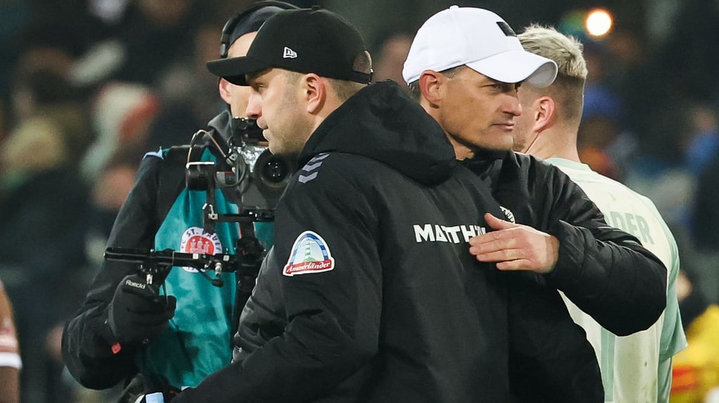 Ex-Werder-Trainer Ole Werner (v.) und St. Pauli-Coach Alexander Blessin