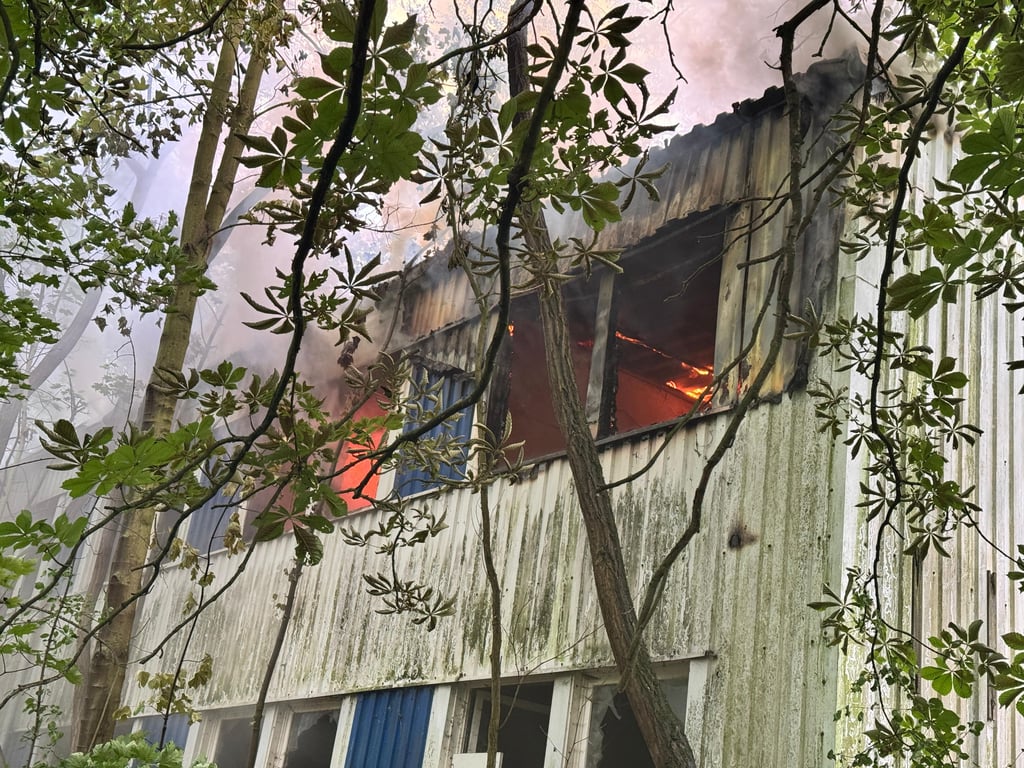 Im X69 nahe Korbetha ist am Mittwochabend ein Feuer ausgebrochen.