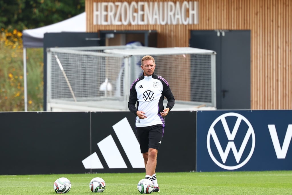 Im Homeground von DFB-Partner Adidas in Herzogenaurach wohnt und trainiert Bundestrainer Julian Nagelsmann wieder mit der Nationalmannschaft.