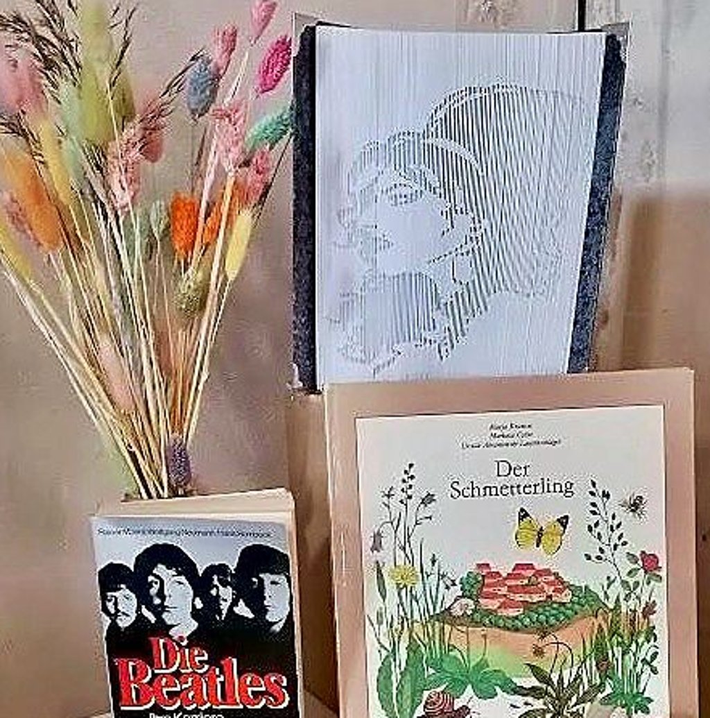 Dekoration aus Bücherkirche gestohlen