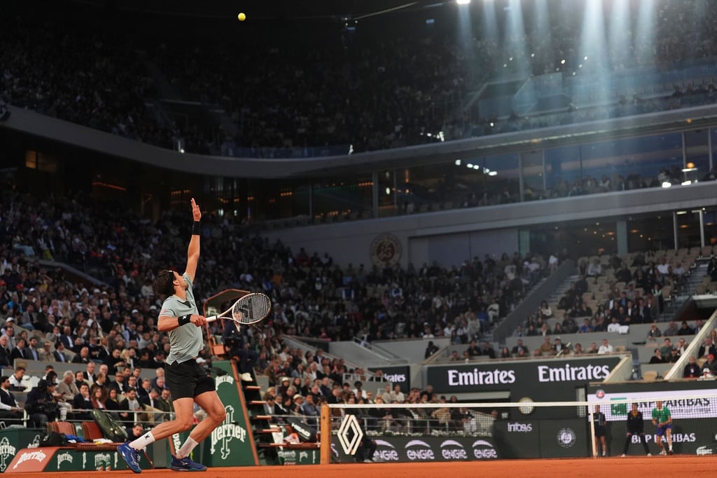 Jannik Sinner gegen Arthur Rinderknech bestritten eine Night Session in Paris.