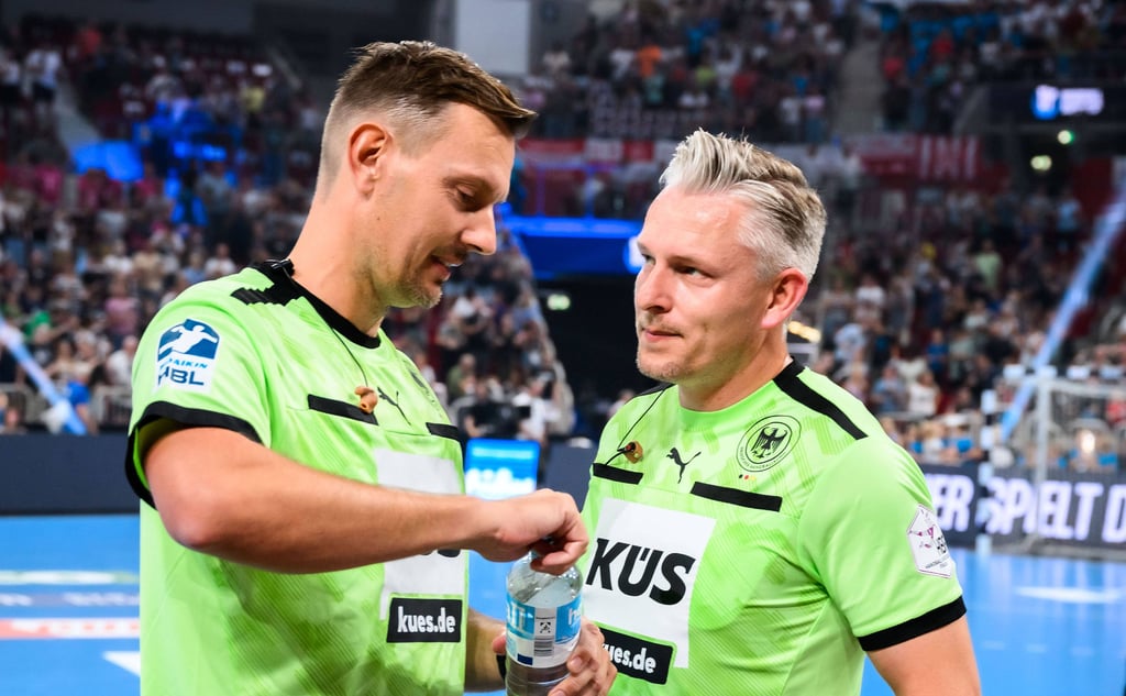 Tobias Tönnies und Robert Schulze aus Magdeburg sind das beste Schiri-Gespann der Handball-Bundesliga.