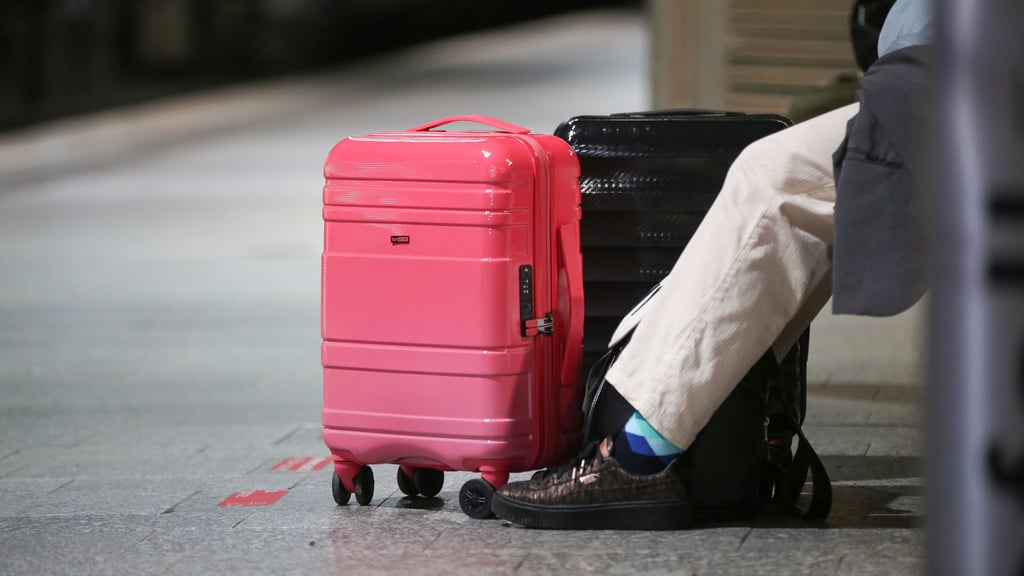 In einer Regionalbahn in Schönebeck-Bad Salzelmen wurde ein herrenloser Koffer entdeckt.