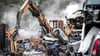 Der Brand auf einem Recyclingbetrieb in Hatten ist möglicherweise durch fahrlässige Brandstiftung entstanden. (Archivbild)