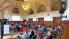 Die wohl längste Debatte am Mittwoch im Stadthaus am Marktplatz: Wie steht es um die finanzielle Situation der Stadt Halle?