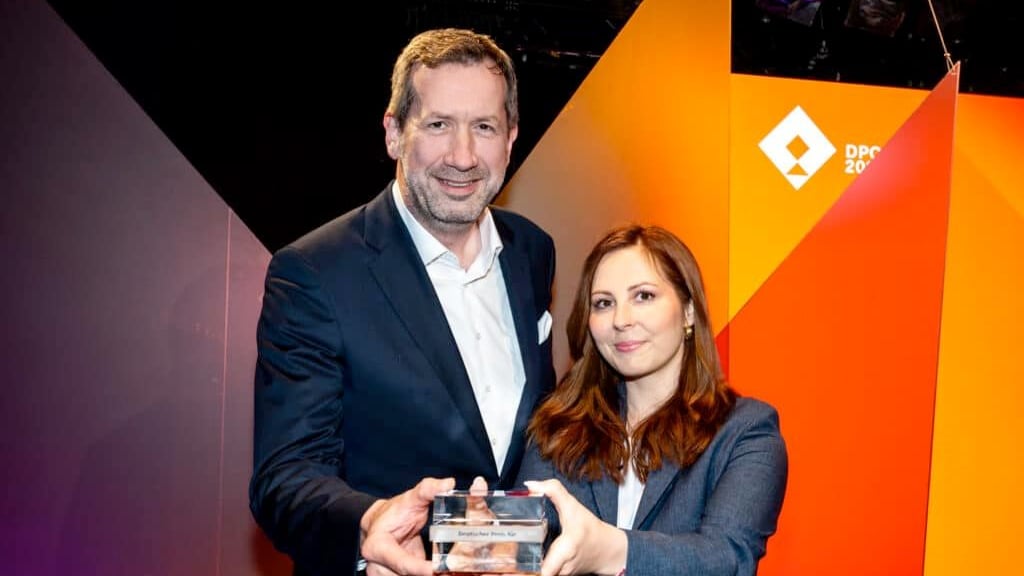 Pressesprecher Marc Raschke nahm die Auszeichnung für die Onlinekommunikation des Klinikums Magdeburg gemeinsam mit Lisa Müller, ebenfalls Sprecherin im Klinikum, entgegen.