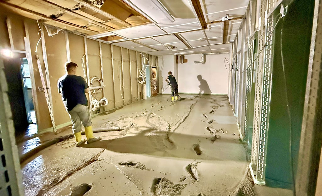 Fünf Kubikmeter Beton wurden am Mittwoch in die Räumlichkeiten gebracht, geglättet und verdichtet. Jetzt ist Trocknen angesagt.