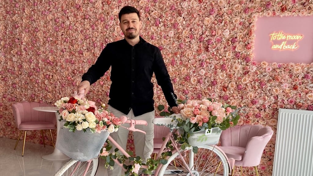 Bruno Cuko eröffnet in Wernigerode ein neues Café, das hält, was sein Name verspricht: "Luna Rosa".