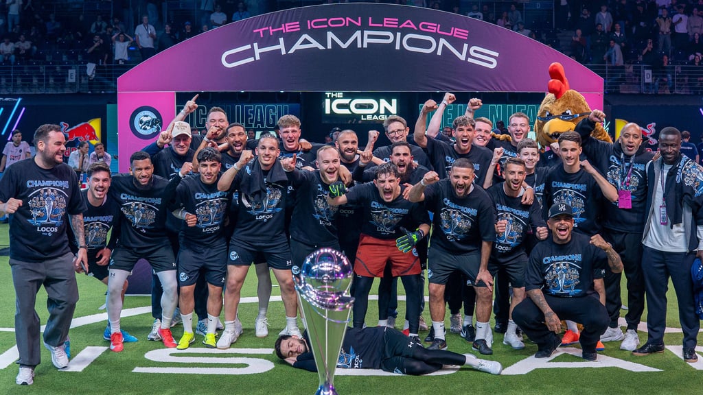 Sven Körner (hinten links) gewann mit dem FC Berlin City ein packendes Icon-League-Finale.