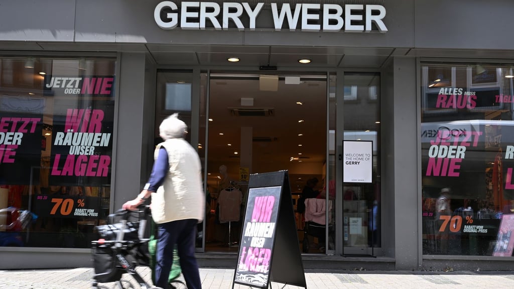 Der Abverkauf läuft auf Hochtouren in den verbliebenen Gerry-Weber-Shops in Deutschland.