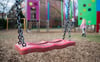 Auf Spielplätzen sollen sich Kinder sicher und geschützt fühlen. In Magdeburg ist nun ein Pilotprojekt geplant.