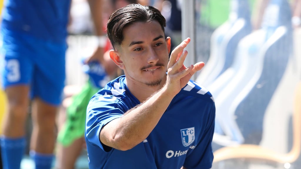 Jason Ceka unterschreibt bei der SV Elversberg einen Vertrag. Der Ex-Magdeburger wird künftig für die "Schwarz-Weißen" auflaufen.