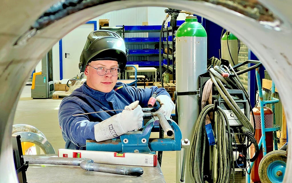 Im Rahmen seiner Ausbildung bei der Firma Jaeger in Bernburg bildet das Schweißen für David Schrumpf inzwischen einen wichtigen Schwerpunkt.