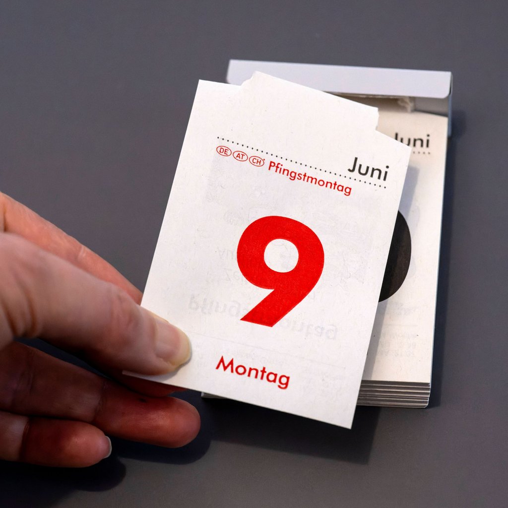 Viele Menschen nutzen die Feiertage, um Zeit mit Freunden oder der Familie zu verbringen. Das nächste Mal ist in Sachsen-Anhalt am Pfingstmontag, dem 9. Juni, frei. Die meisten Beschäftigten können sich dann auf ein verlängertes Wochenende freuen. 