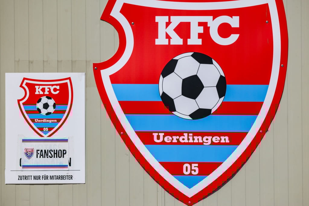 Der insolvente KFC Uerdingen setzt den Spielbetrieb nach dem Regionalliga-Aus in der Oberliga fort.