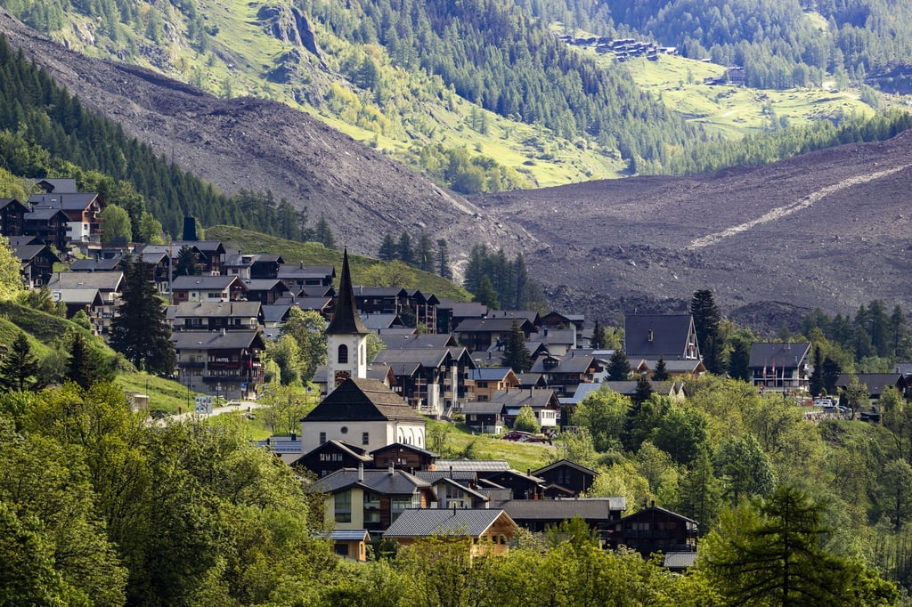 Bergstürze - wie jetzt in der Schweiz - aber auch Felsstürze und Steinschlag nehmen durch den Klimawandel zu.