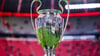 Der Champions-League-Pokal in der Münchner Allianz Arena.