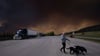 Der Himmel schwarz: So viele Waldbrände hat Kanada selten gleichzeitig erlebt. Gefährliche Waldbrände verdunkeln mittlerweile auch in Kanadas westlichster Provinz British Columbia den Horizont.