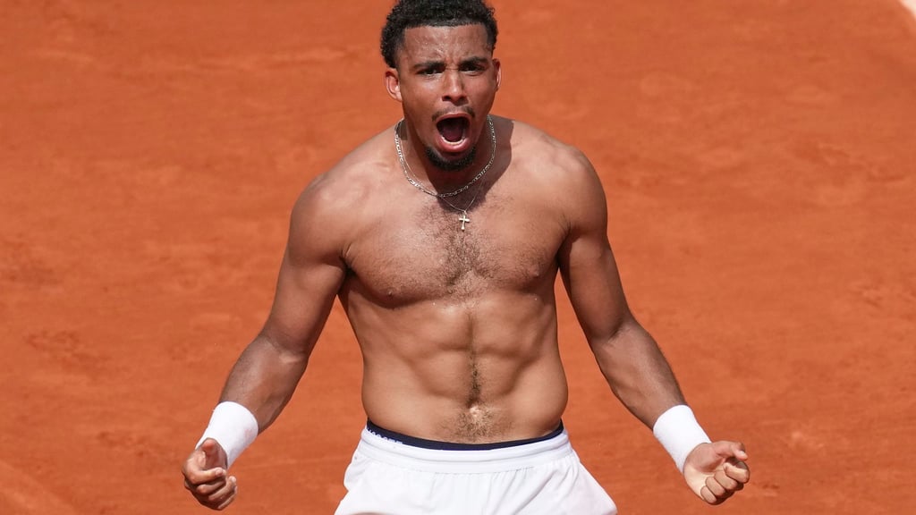 Arthur Fils bangt nach seinem Aus bei den French Open auch um seinen Einsatz in Wimbledon.