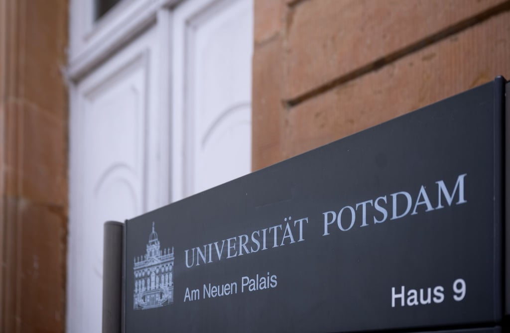 Auch die Universität in Potsdam muss sich mit Folgen der Hochschulpolitik der Trump-Regierung in den USA befassen. (Archivbild)