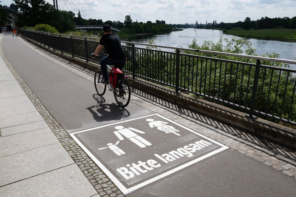 Naturschutzverbände sind nach Ansicht der Grünen nicht am schleppenden Bau von Radwegen schuld. (Symbolbild)