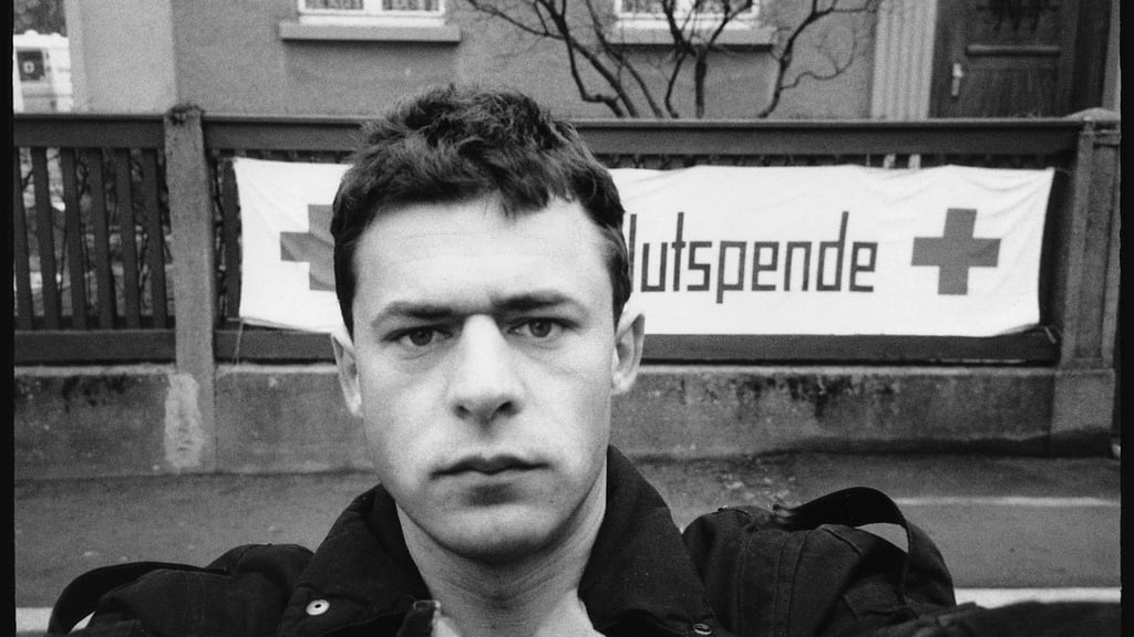 "Die Blutspende" wurde in Kulmbach im Jahr 1984 gezeigt. Dieses und weitere Fotos werden in einer neuen Ausstellung in Magdeburg gezeigt.
