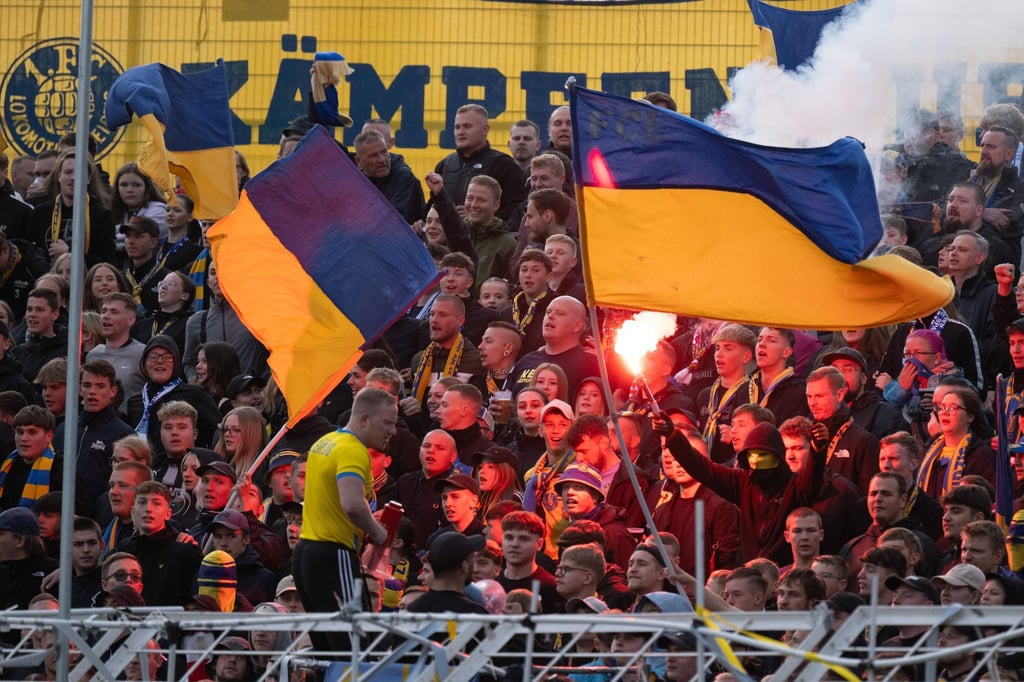 Fans des 1. FC Lok Leipzig während des Hinspiels gegen Havelse.